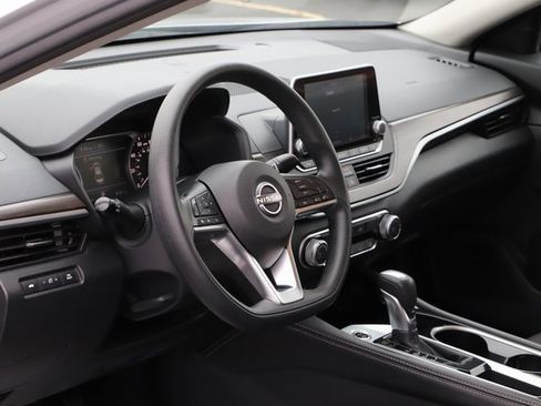 Used 2023 Nissan Altima 2.5 SV image 11