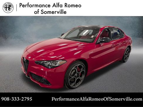 Used 2026 Alfa Romeo Giulia AWD image 1