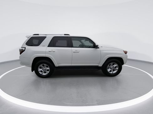 Used 2022 Toyota 4Runner SR5 Premium image 9