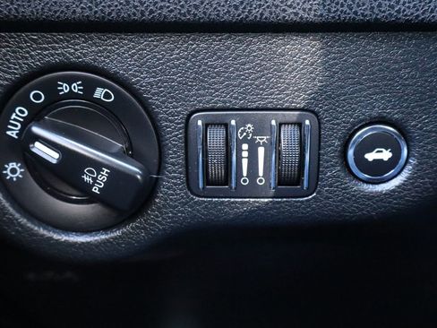 Used 2018 Dodge Charger GT image 28