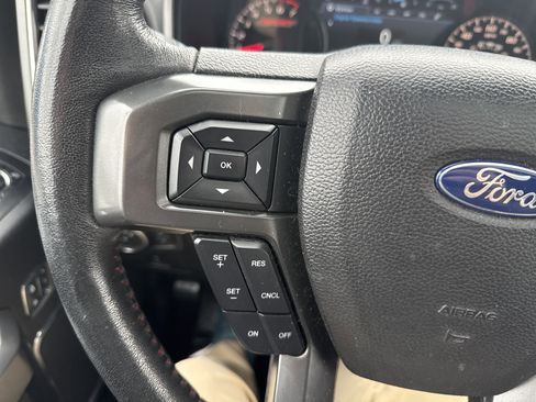 Used 2017 Ford F150 Lariat image 19
