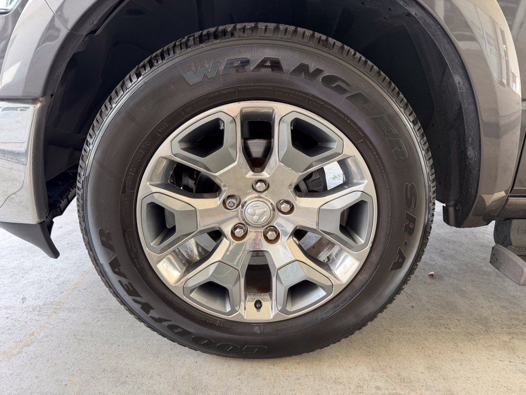 Used 2019 RAM 1500 Laramie w/ Convenience Group AWD/4WD image 14