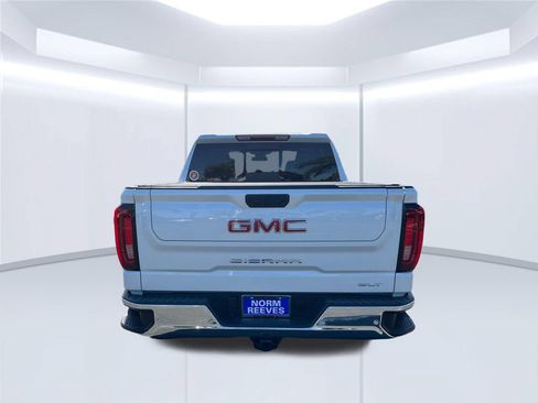 Used 2024 GMC Sierra 1500 SLT w/ SLT Premium Plus Package AWD/4WD image 4