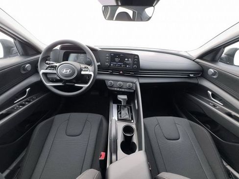 New 2026 Hyundai Elantra SE FWD image 13