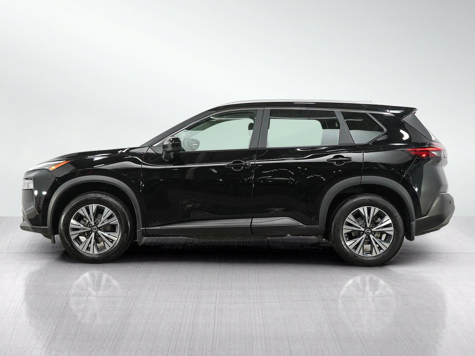 Used 2023 Nissan Rogue SV w/ SV Premium B Package AWD/4WD image 2