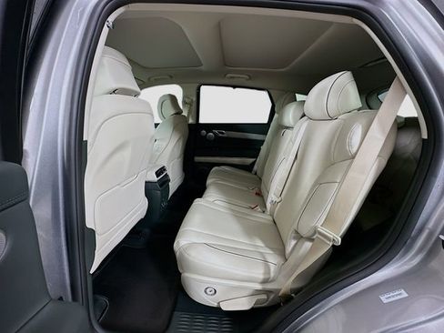 Certified 2026 Genesis GV80 2.5T Advanced image 17