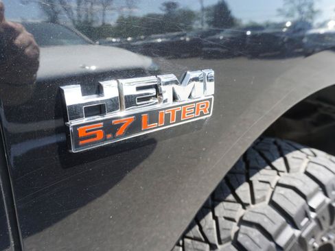 Used 2019 RAM 1500 Express w/ Express Value Package AWD/4WD image 4