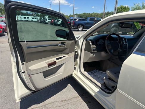 Used 2007 Chrysler 300 Touring L w/ Luxury Group AWD/4WD image 15