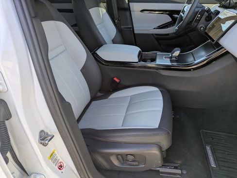 Used 2026 Land Rover Range Rover Evoque Dynamic SE image 18