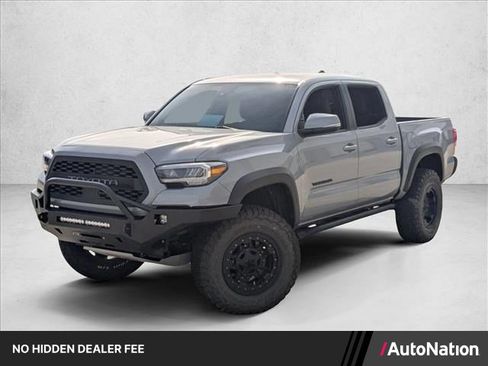 Used 2019 Toyota Tacoma TRD Off-Road w/ Technology Package AWD/4WD image 1
