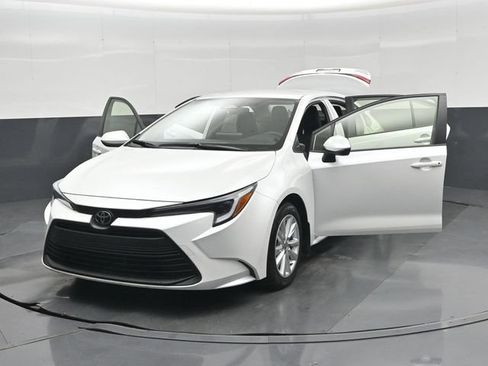 Used 2026 Toyota Corolla LE w/ LE Premium Package AWD/4WD image 58