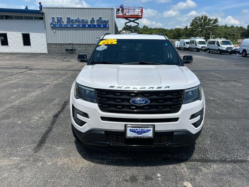 Used 2016 Ford Explorer Sport w/ Equipment Group 401A AWD/4WD image 2