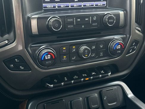 Used 2018 Chevrolet Silverado 1500 High Country AWD/4WD image 19