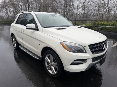 Used 2012 Mercedes-Benz ML 350 BlueTEC 4MATIC image 3