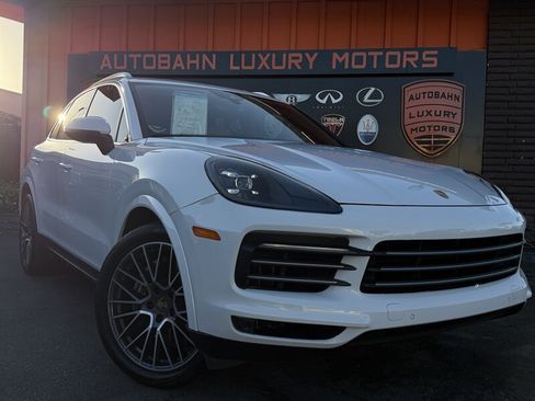 Used 2021 Porsche Cayenne AWD/4WD image 1