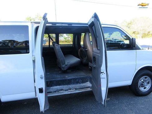 Used 2018 Chevrolet Express 3500 LT w/ LT Preferred Equipment Group image 13