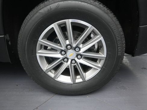 Used 2023 Chevrolet Traverse LT FWD image 10