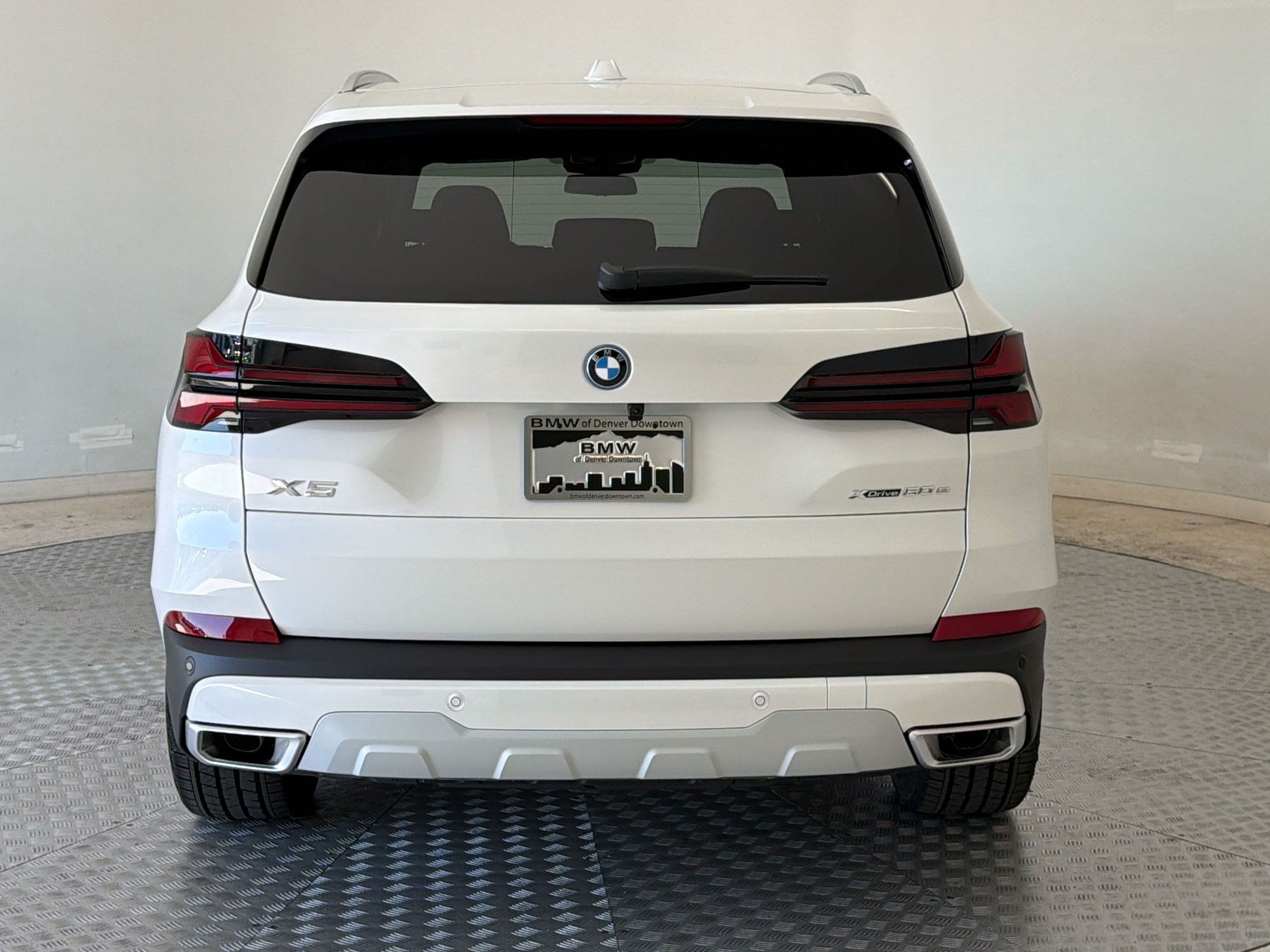 New 2026 BMW X5 xDrive50e w/ Climate Comfort Package AWD/4WD image 10