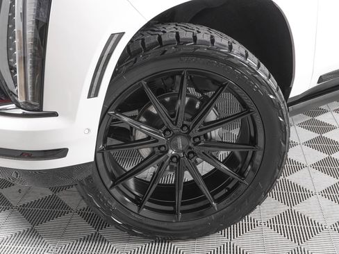 Used 2025 Cadillac Escalade ESV Sport Platinum AWD/4WD image 34