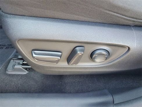 Used 2021 Toyota RAV4 XLE image 18