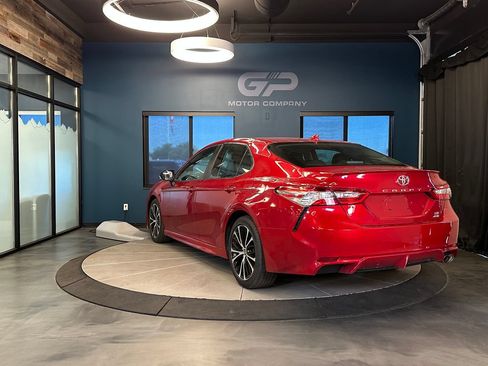 Used 2020 Toyota Camry SE w/ Audio Package AWD/4WD image 5