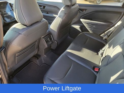 Used 2025 Subaru Forester Limited AWD/4WD image 6