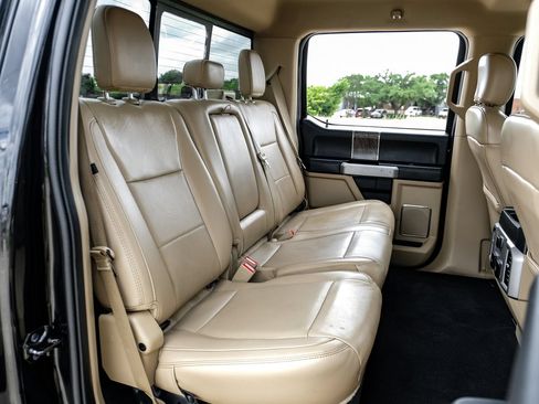 Used 2019 Ford F250 Lariat w/ Lariat Value Package AWD/4WD image 31