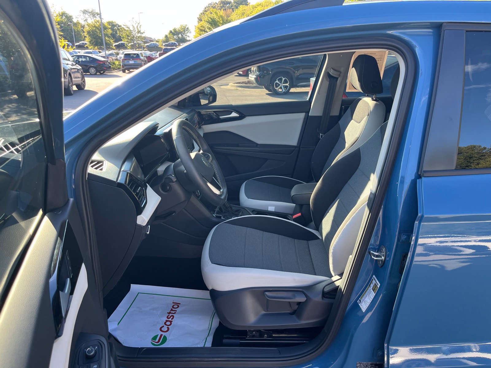 Certified 2025 Volkswagen Taos S FWD image 25