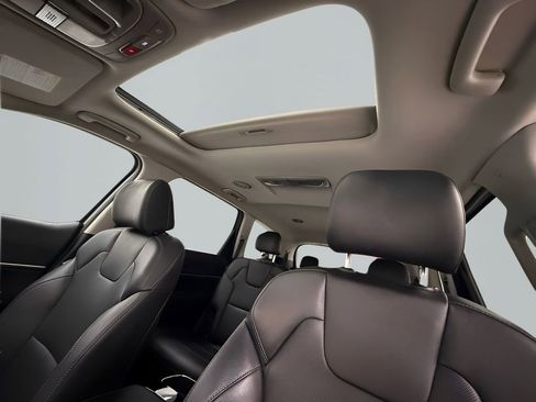 Used 2023 Kia Telluride S w/ S Sunroof Package image 13