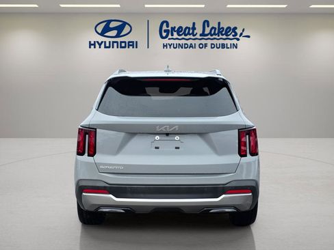 Used 2025 Kia Sorento EX w/ Panoramic Sunroof Package image 4