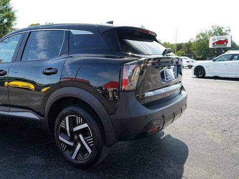 Used 2025 Nissan Kicks SV FWD image 20