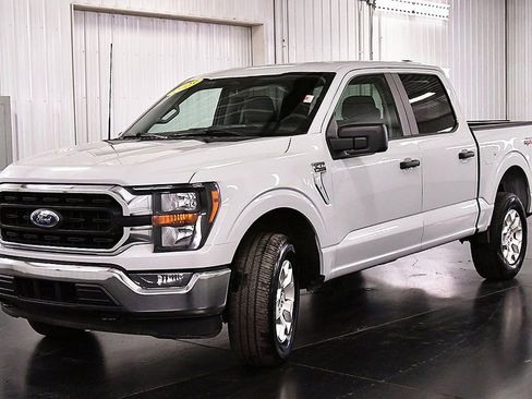 Used 2023 Ford F150 XLT image 3