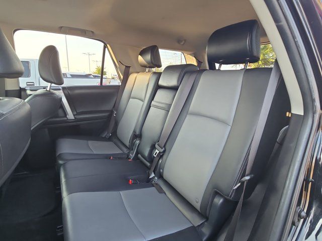 Used 2016 Toyota 4Runner SR5 Premium RWD image 19