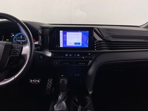 Certified 2025 Toyota Camry SE FWD image 15