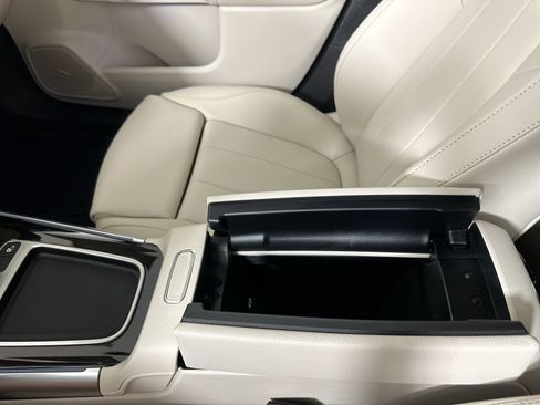 Used 2025 Mercedes-Benz GLA 250 4MATIC image 21