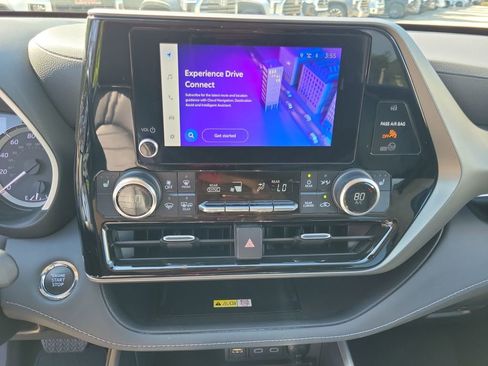 Used 2023 Toyota Highlander XLE FWD image 24
