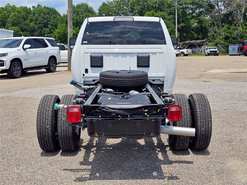 New 2026 RAM 3500 Tradesman AWD/4WD image 25