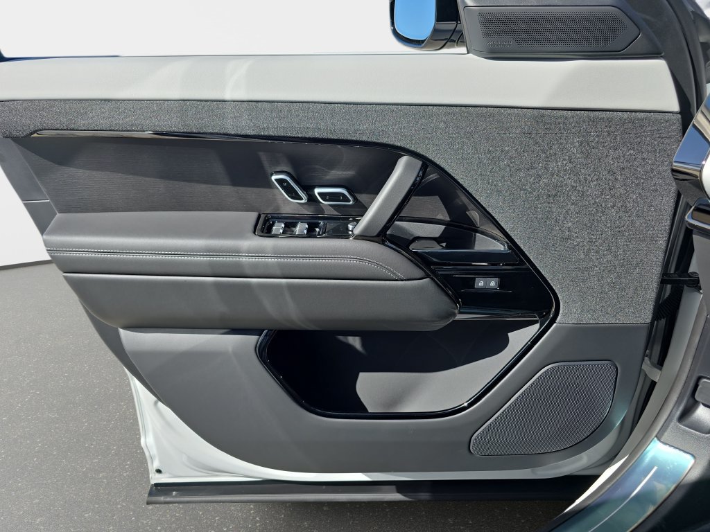 New 2027 Land Rover Range Rover Sport Battersea AWD/4WD image 28