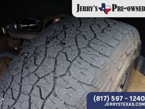 Used 2024 GMC Sierra 2500 AT4 w/ AT4 Preferred Package image 8