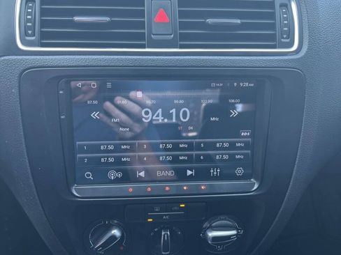 Used 2013 Volkswagen Jetta SE FWD image 15