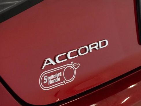 Used 2023 Honda Accord Touring image 10