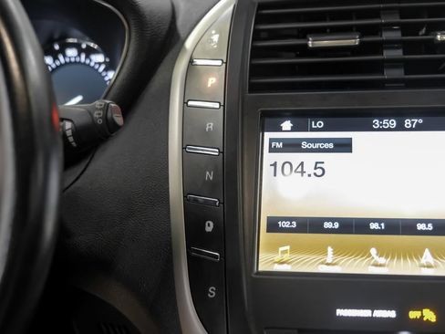 Used 2019 Lincoln MKC Select w/ Select Plus Package FWD image 32