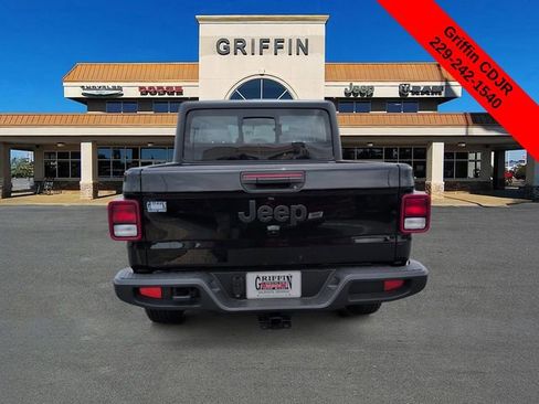 New 2026 Jeep Gladiator Sport AWD/4WD image 8