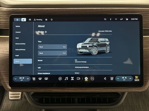 Used 2023 Rivian R1S Adventure AWD/4WD image 29