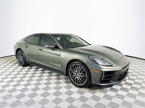 Used 2025 Porsche Panamera 4 image 1