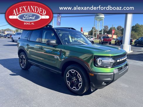 New 2025 Ford Bronco Sport Outer Banks image 3