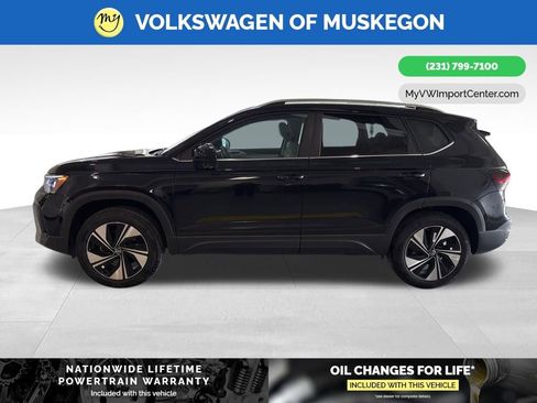 New 2026 Volkswagen Taos SE image 4