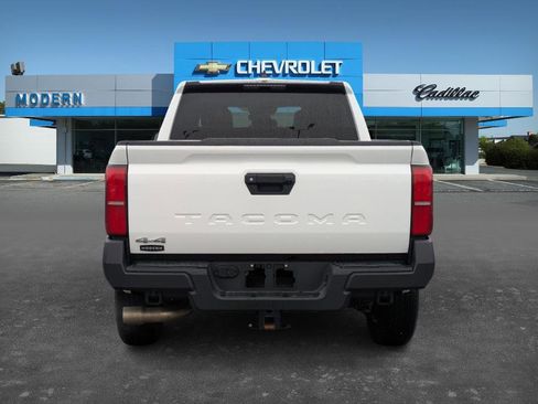 Used 2024 Toyota Tacoma SR image 9