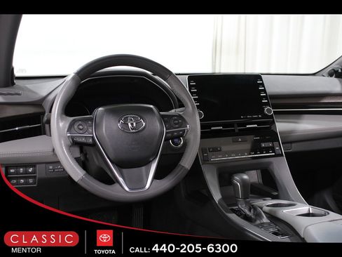 Used 2019 Toyota Avalon Limited image 6
