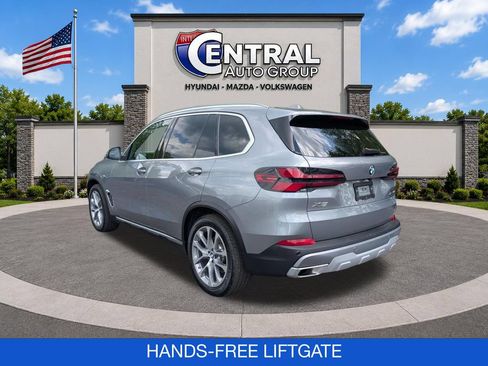 Used 2025 BMW X5 xDrive40i w/ Premium Package AWD/4WD image 6